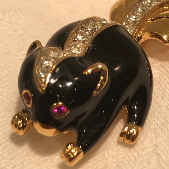 VINTAGE D'ORLAN SKUNK BLACK ENAMEL CRYSTAL BROOCH - Picture 8 of 11